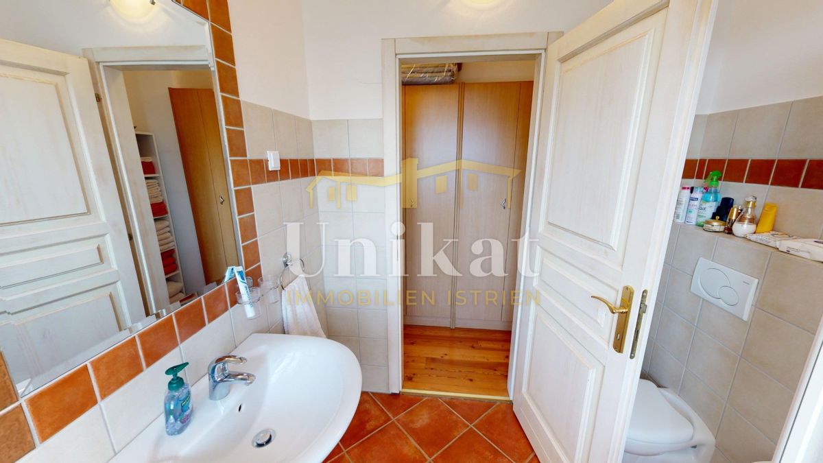 Dvojna kuća con piscina in stile istriano